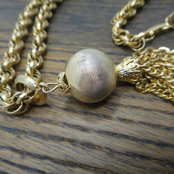 Tassel Necklace Gold Tone Rope Chain Pendant - Picture 6 of 7